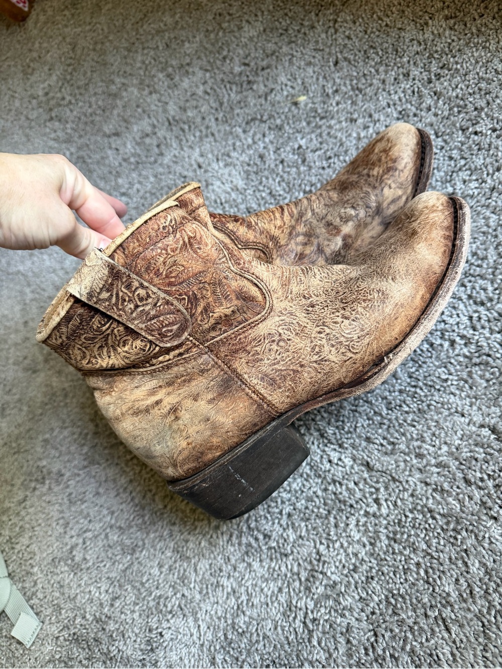Women's Distressed Brown Leather Ankle Booties corral boots size 8.5